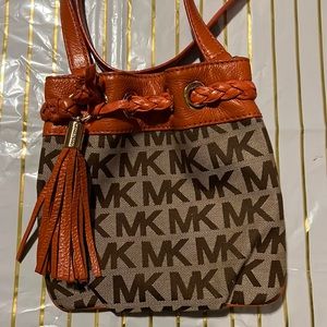 MICHAEL KORS cross body purse!!